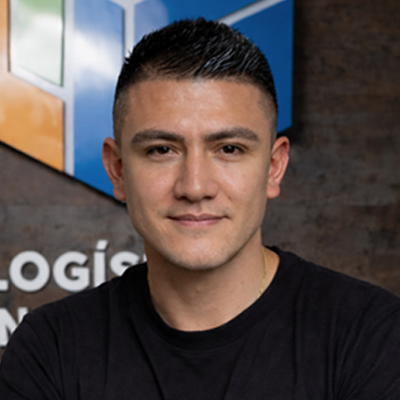Arelx Pineda CEO